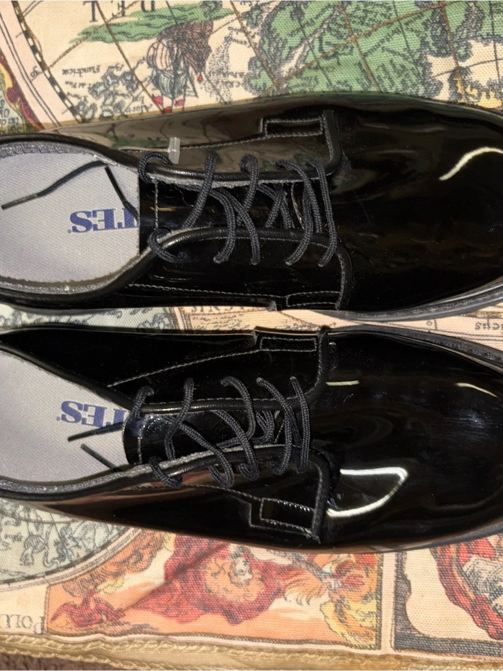 Bates glossy black